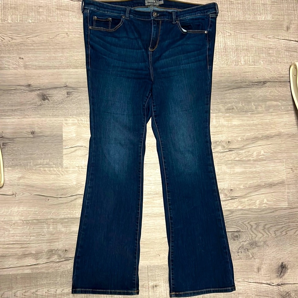 Torrid MidFit Slim Bootcut Super Soft Mid-Rise Jeans Size 16R
